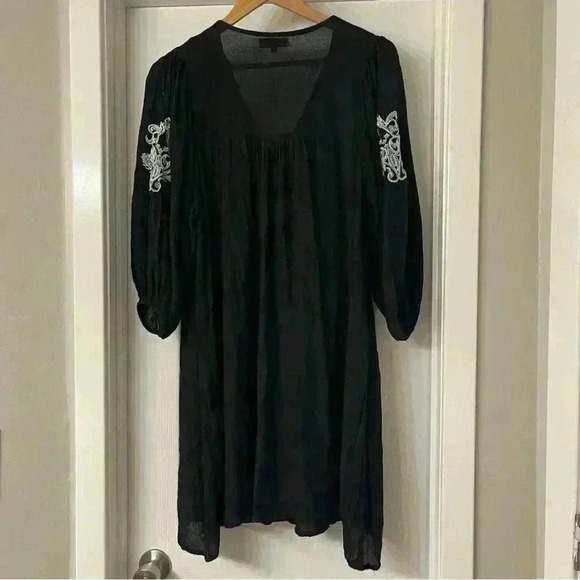 World Market Short Sleeve Embroidered Popover Knee Length Dress Size Small/Med - Picture 3 of 9